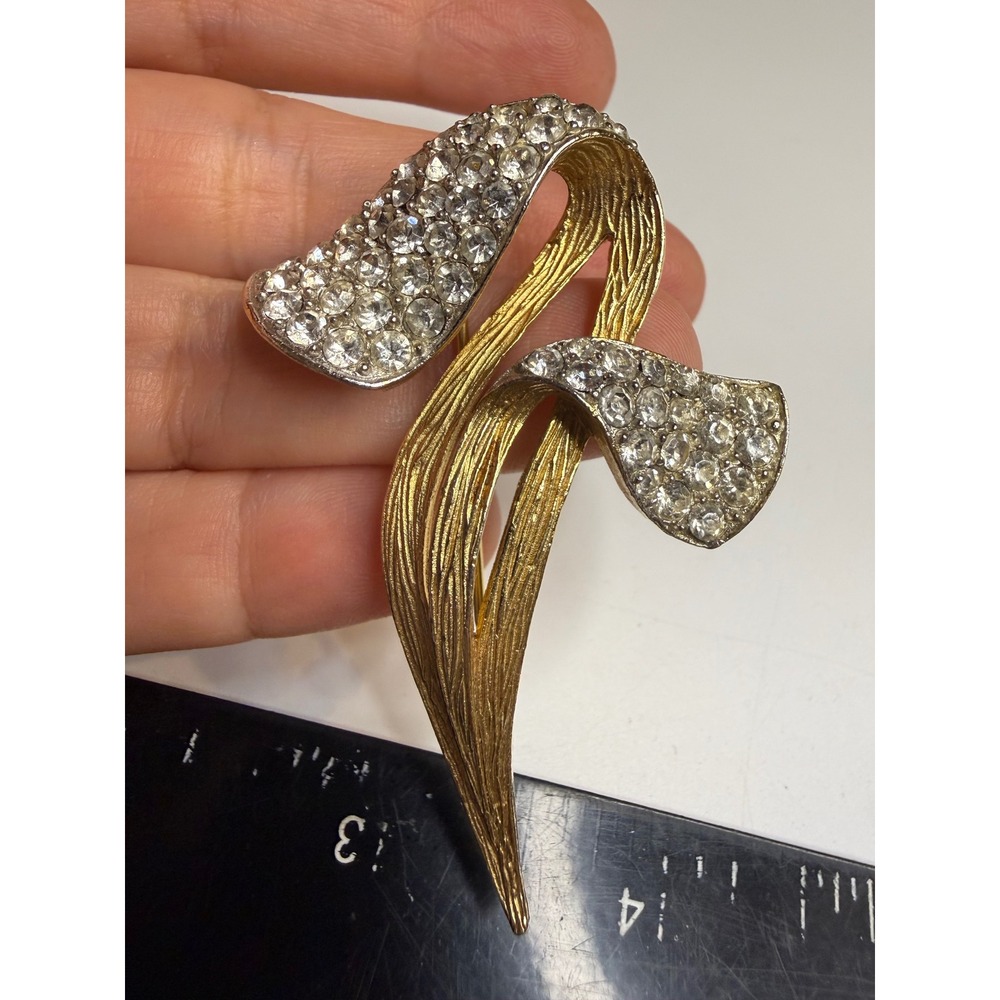 Vintage Gold Tone Rhinestone Abstract Floral Leaf Brooch Pin Textured Finish